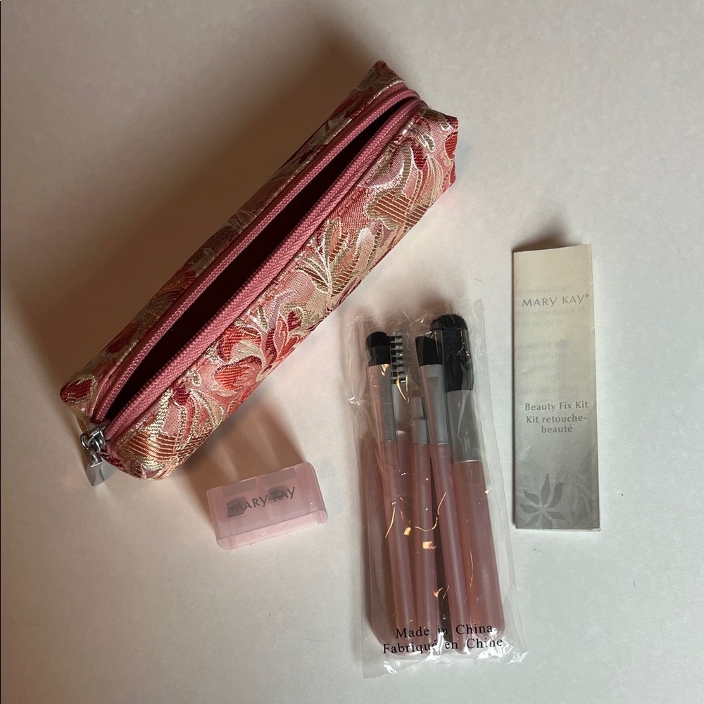 Mary Kay New Beauty Fix Kit With A Pretty Pink Zippered Pouch - Picture 3 of 4